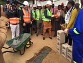 Governadora da Cidade de Maputo, Iolanda Cintura Seuane, Lança Primeira Pedra Para Construção de Uma Esquadra na Katembe.